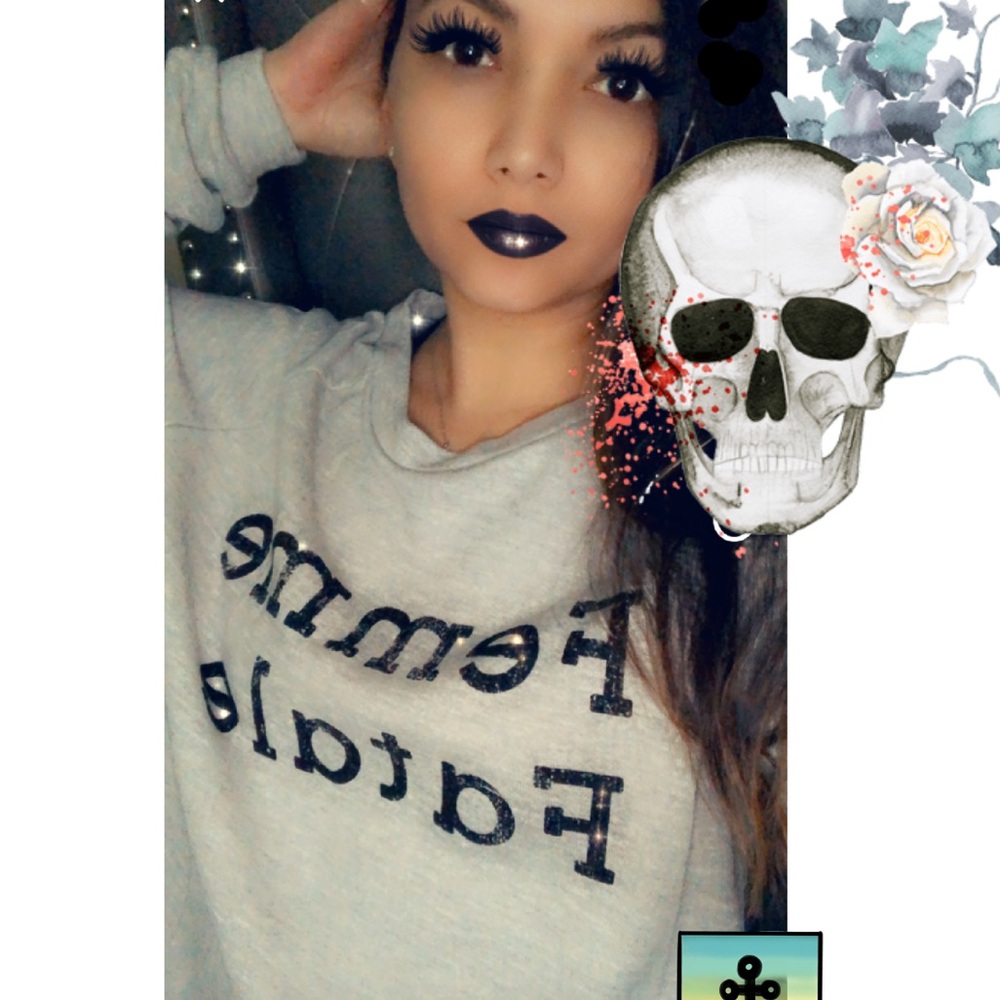Femme Fatale Crop Sweater - Picture 4 of 4